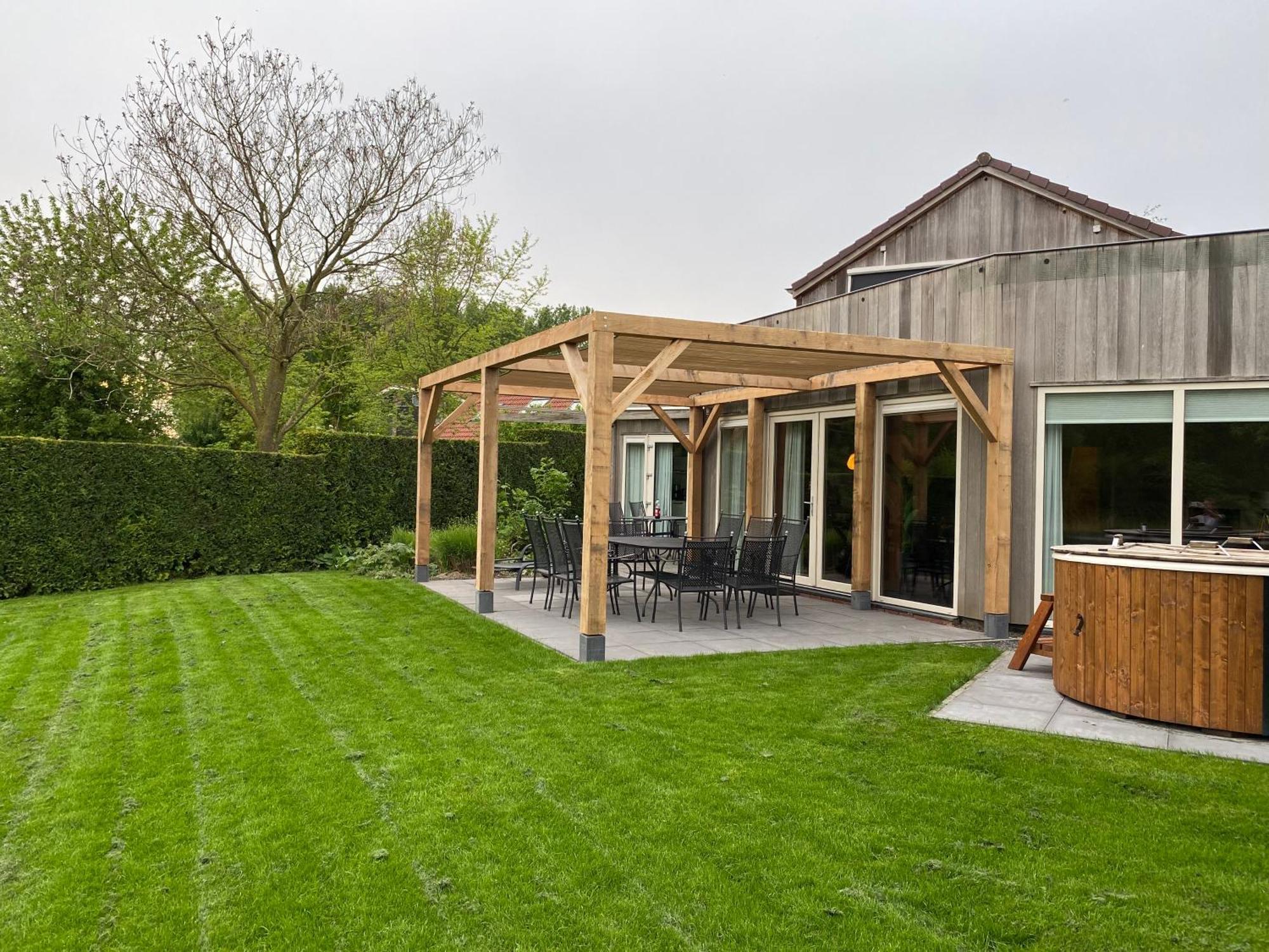 Villa Riverside Met Hottub, Eigen Aanlegsteiger, Zwemtrap, Trampoline En Kano'S 泽沃德 外观 照片